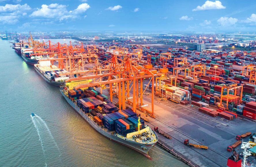 Hạ tầng logistics Việt Nam có theo kịp thế giới?